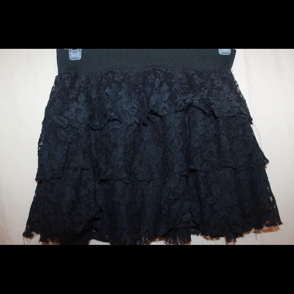 Black lace and floral mini skirt